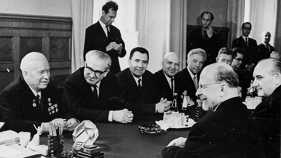 Секретарь ЦК КПСС Андропов и Первый секретарь ЦК КПСС Хрущев, министр иностранных дел Громыко